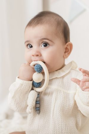 Mordedor de Madeira, Silicone e Crochê