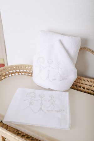 Fralda Personalizada com Bordado de Desenho Infantil
